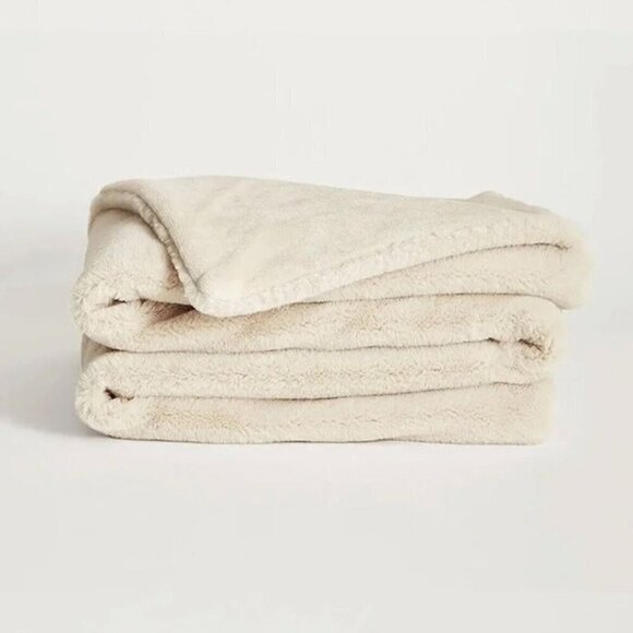 NEW UnHide Small Blanket in Beige Bear 50" x 60" - Picture 1 of 5